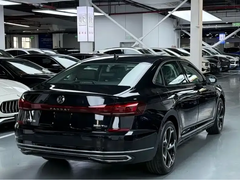 Volkswagen Passat — фото 7