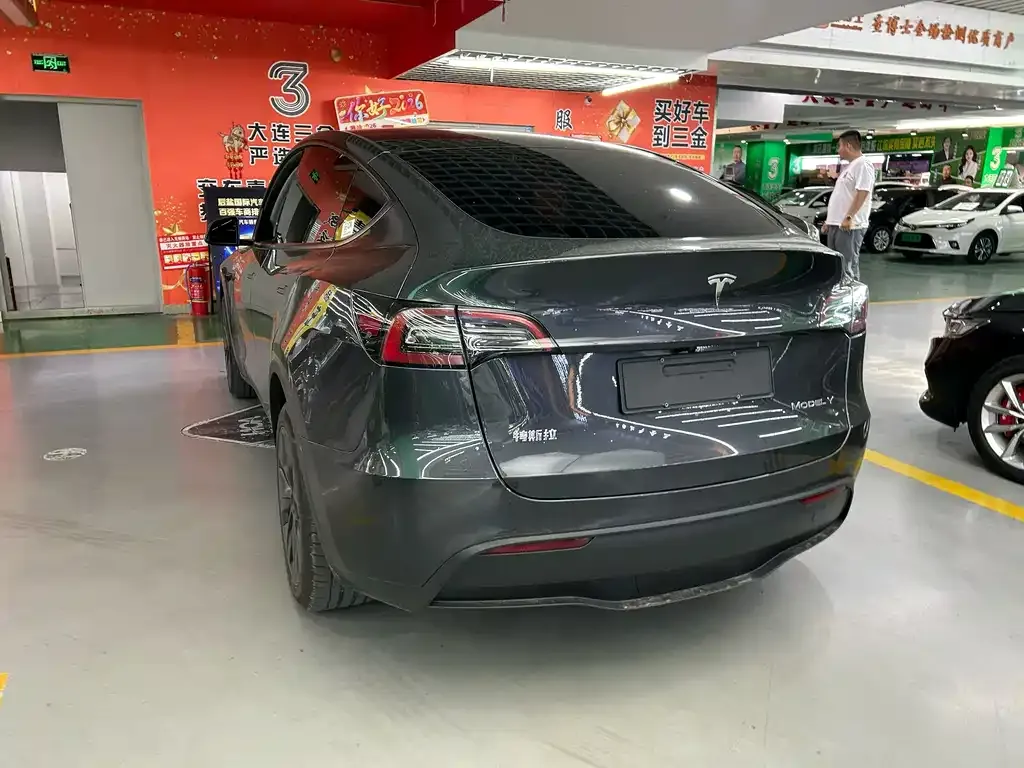 Tesla Model Y — фото 9