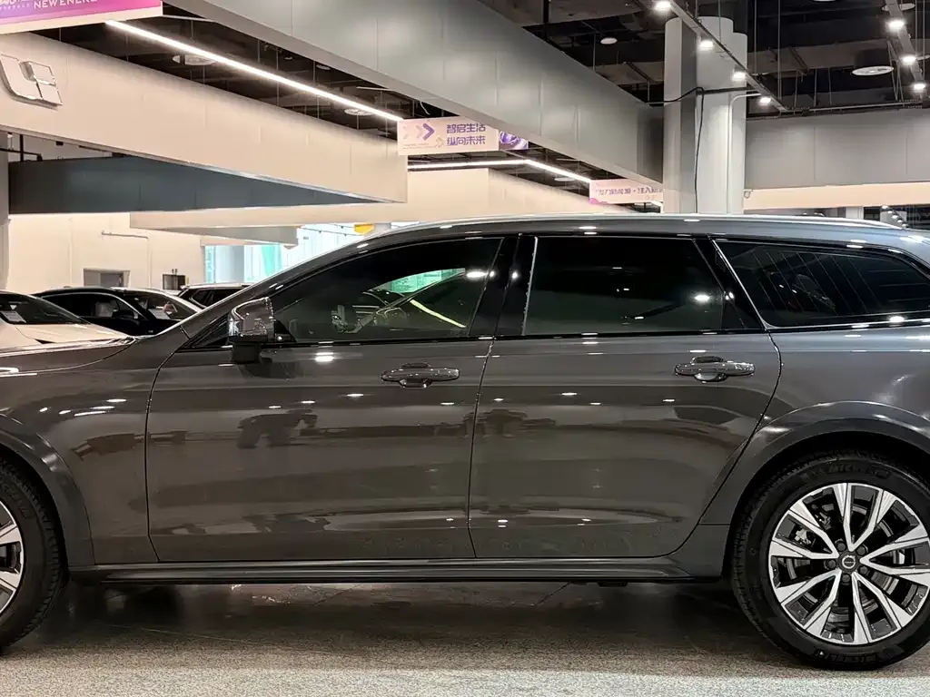Volvo V90 2024 из CN, фото 8