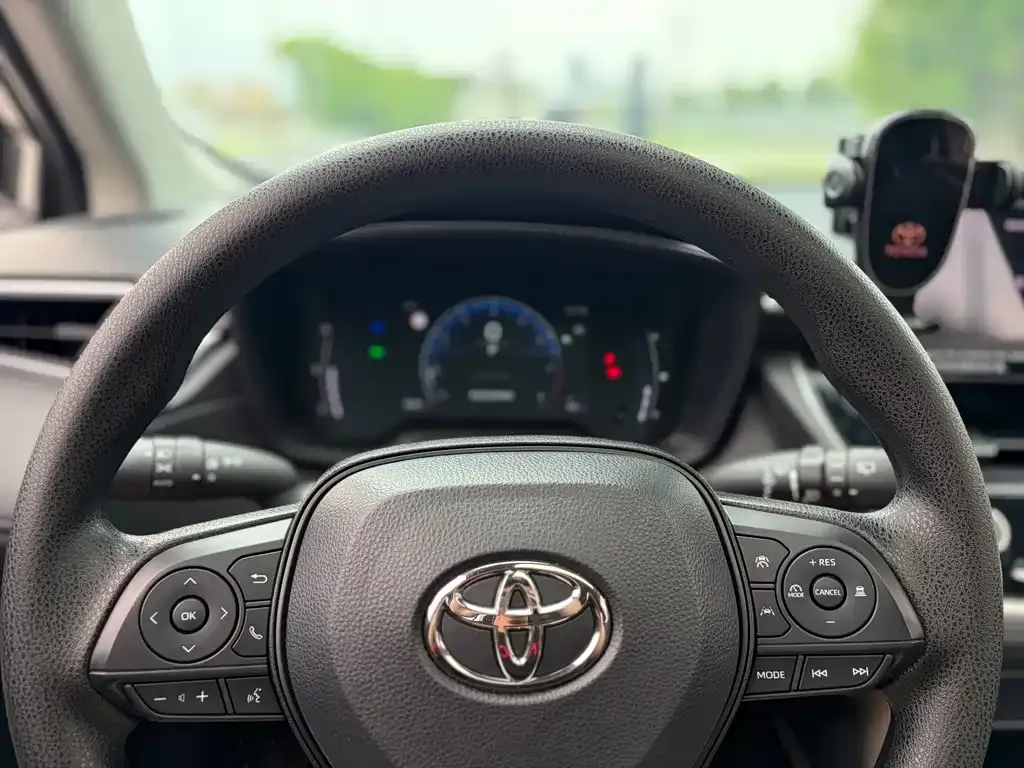 Toyota Corolla Cross — фото 9