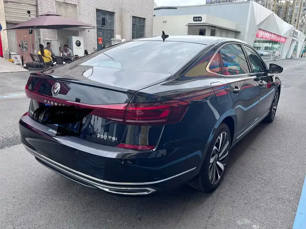 Volkswagen Passat — фото 8