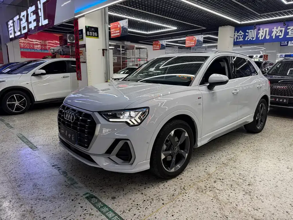 Audi Q3 — фото 1