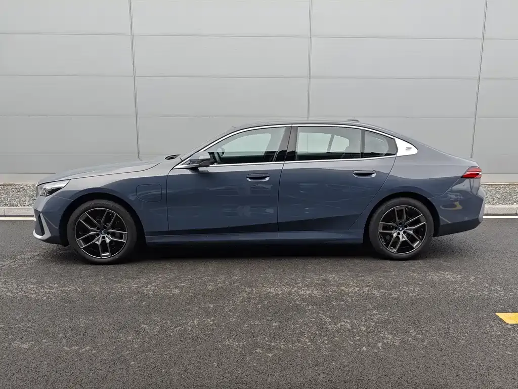 BMW i5 2025 из CN, фото 5
