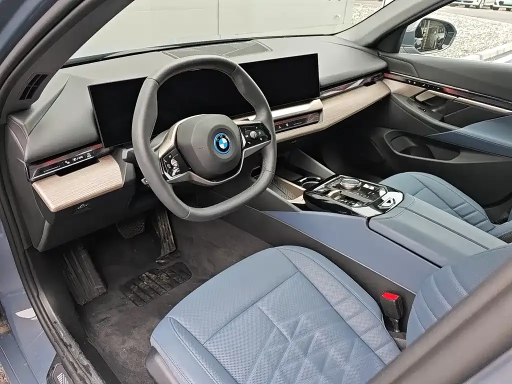 BMW i5 2025 из CN, фото 9