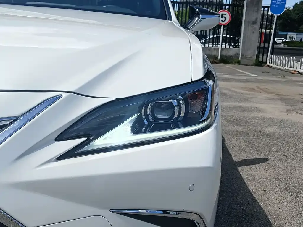 Lexus ES 2022 из CN, фото 7