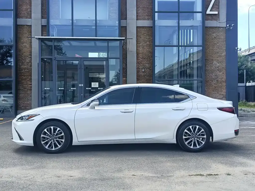 Lexus ES 2022 из CN, фото 8