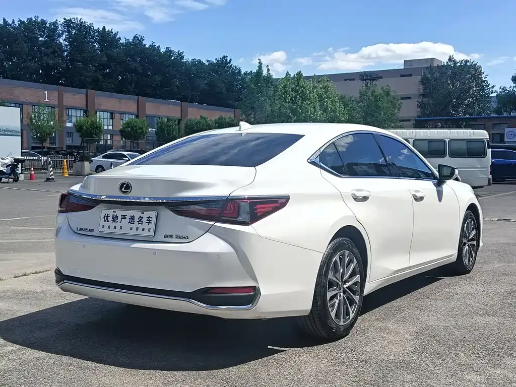 Lexus ES 2022 из CN, фото 4