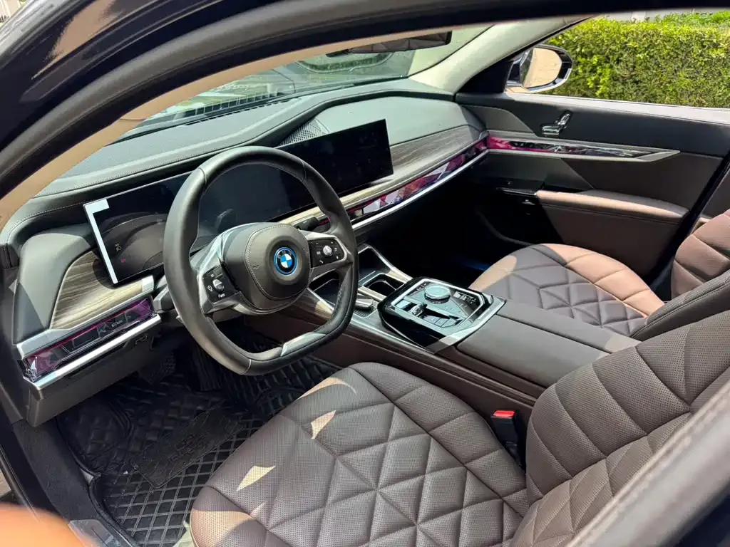 BMW i7 2024 из CN, фото 7