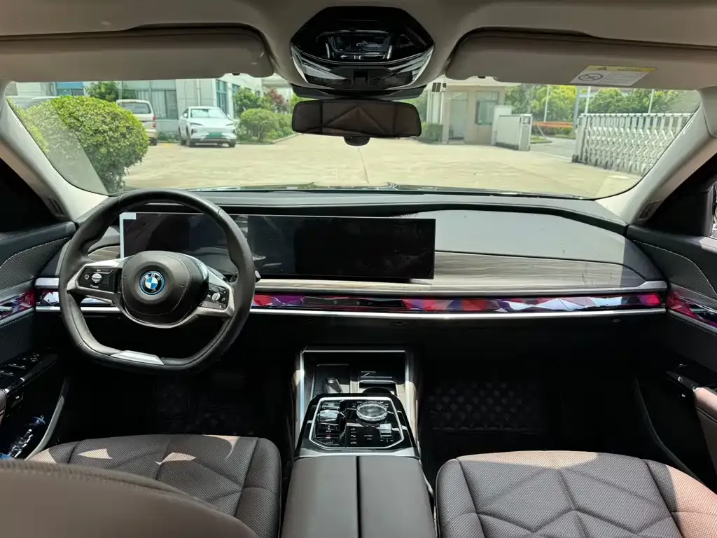 BMW i7 2024 из CN, фото 2
