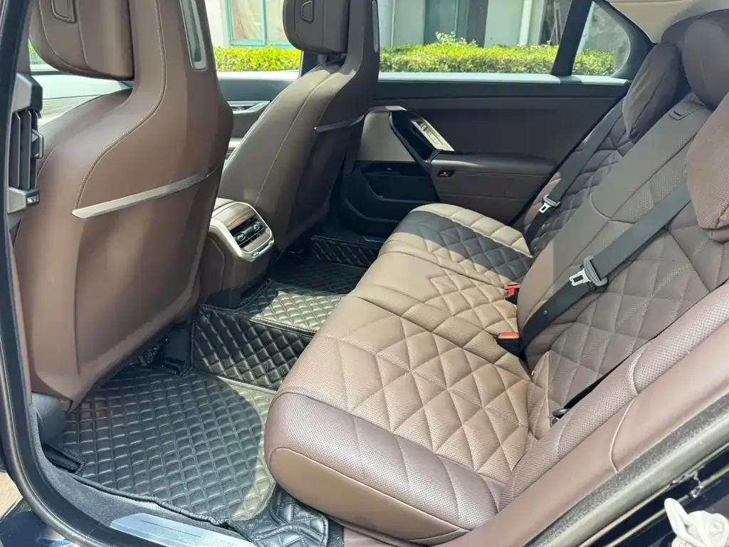BMW i7 2024 из CN, фото 5