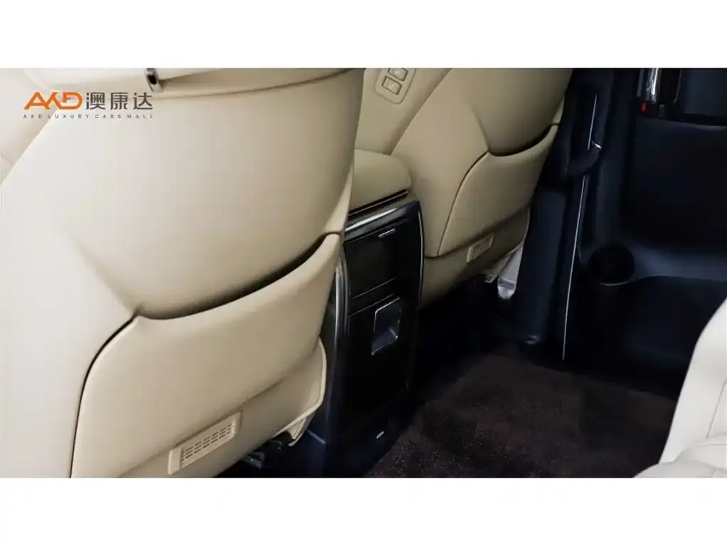 Toyota Alphard — фото 3