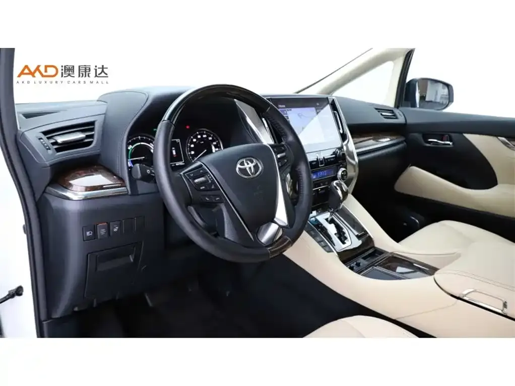 Toyota Alphard — фото 4