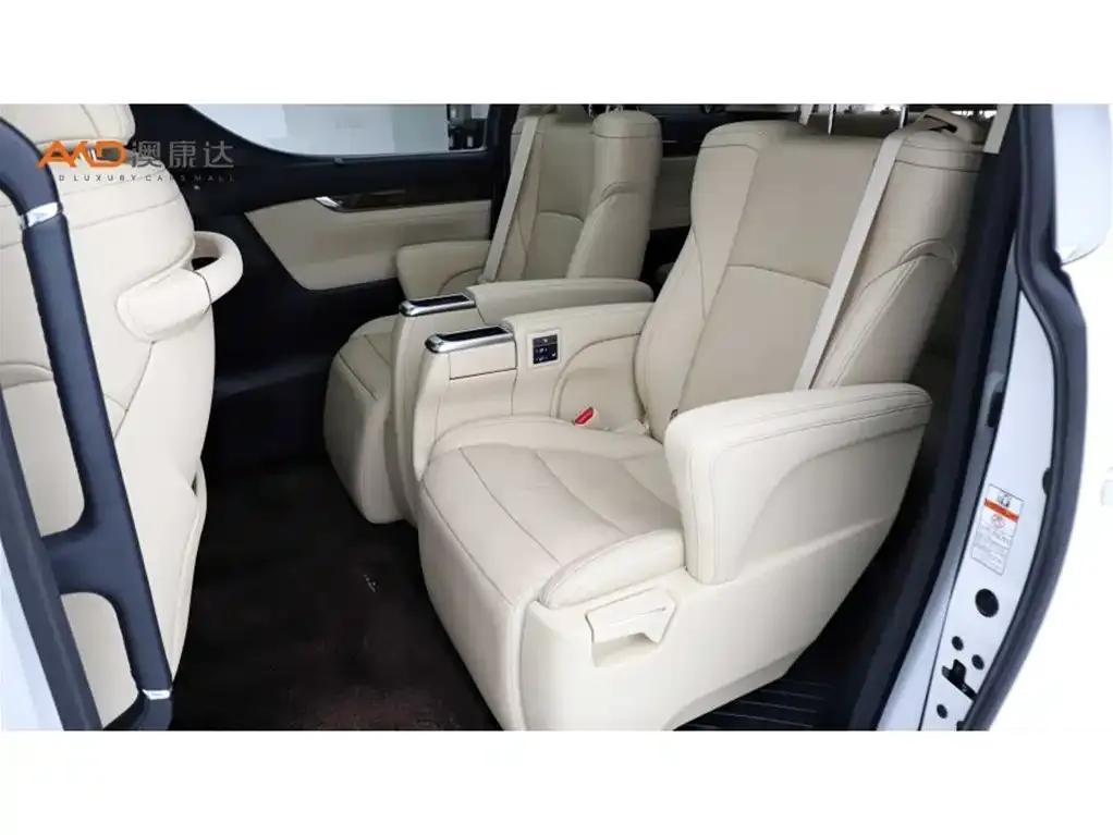 Toyota Alphard — фото 8