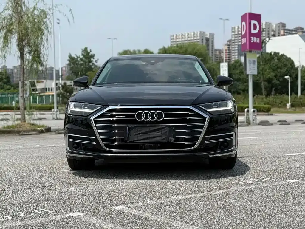 Audi A8 — фото 8