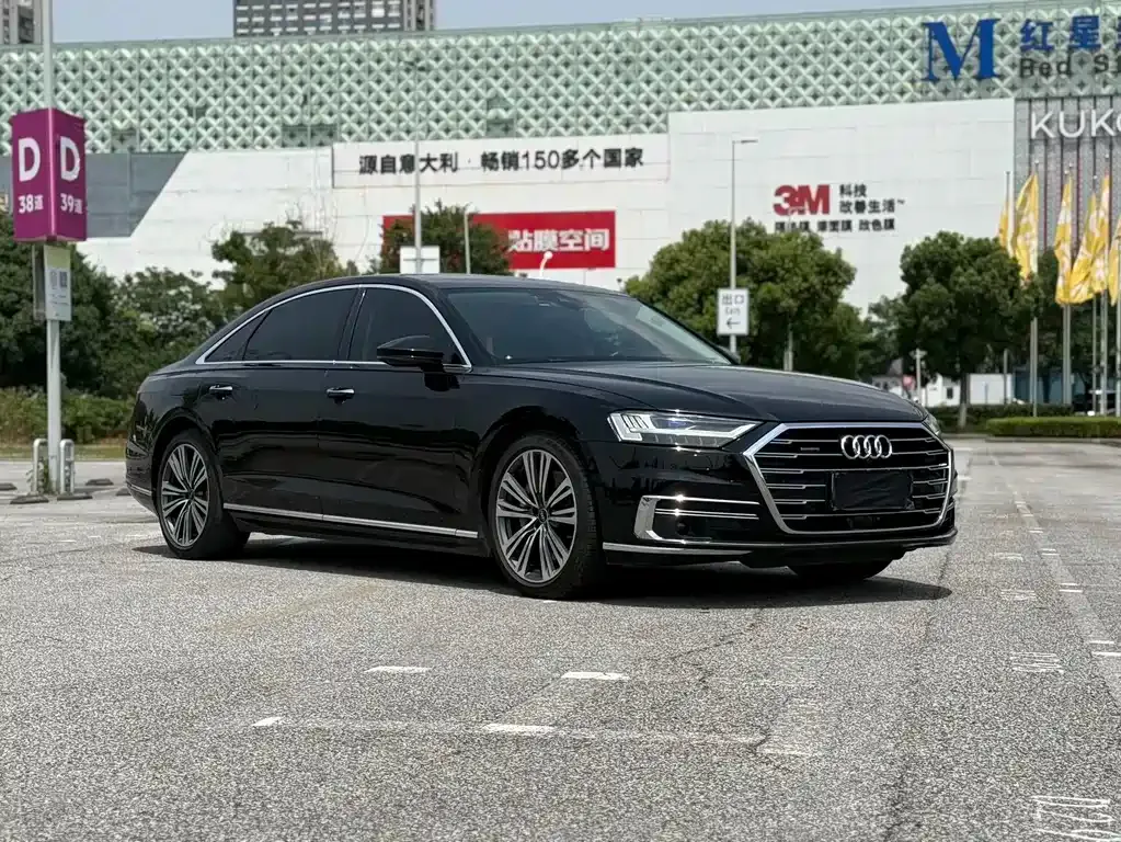 Audi A8 — фото 3