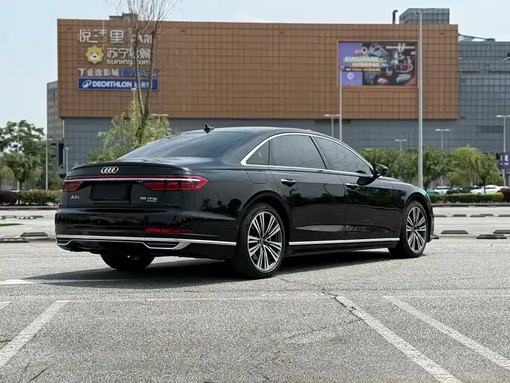 Audi A8 — фото 10