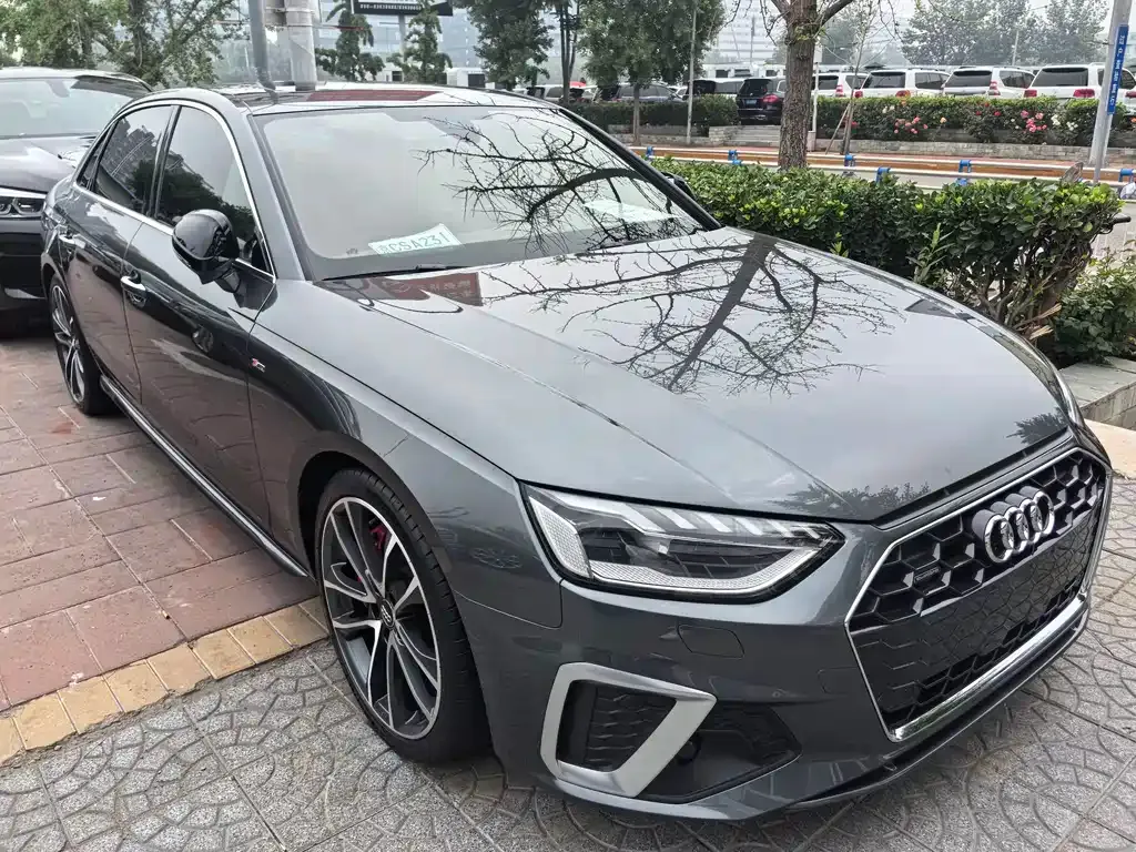 Audi A4L — фото 5