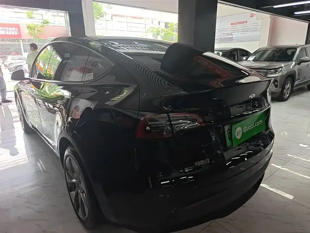 Tesla Model Y — фото 4