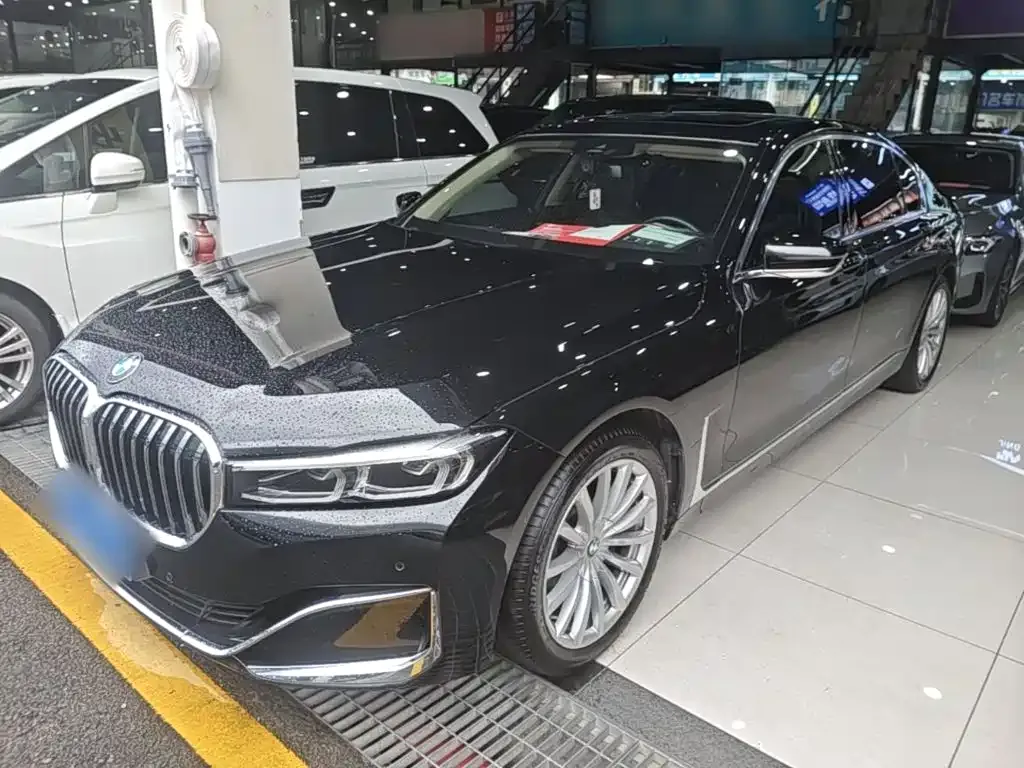 BMW 7 Series — фото 1