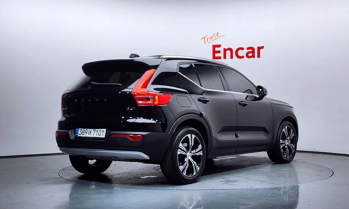Volvo XC40 — фото 2
