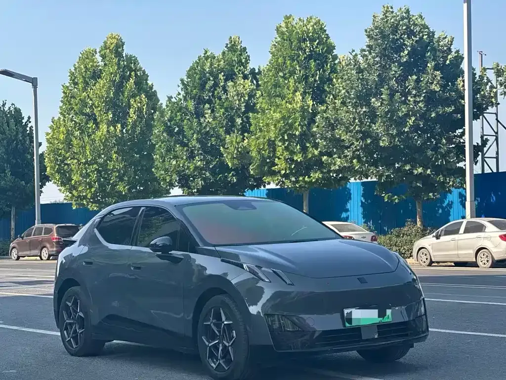 Lynk & Co Z20
