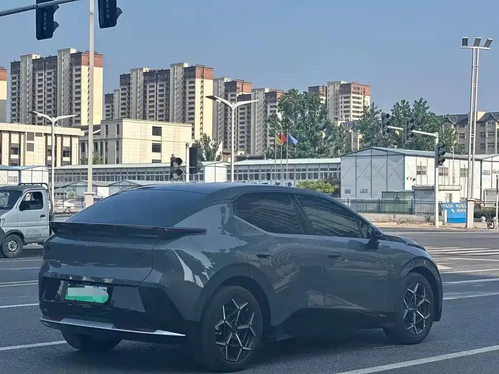 Lynk & Co Z20 2025 из CN, фото 8