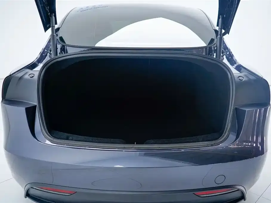 Tesla Model 3 — фото 8