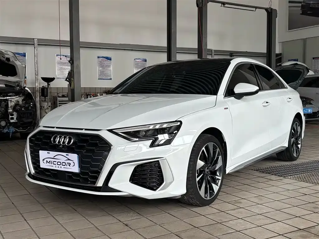 Audi A3 — фото 1