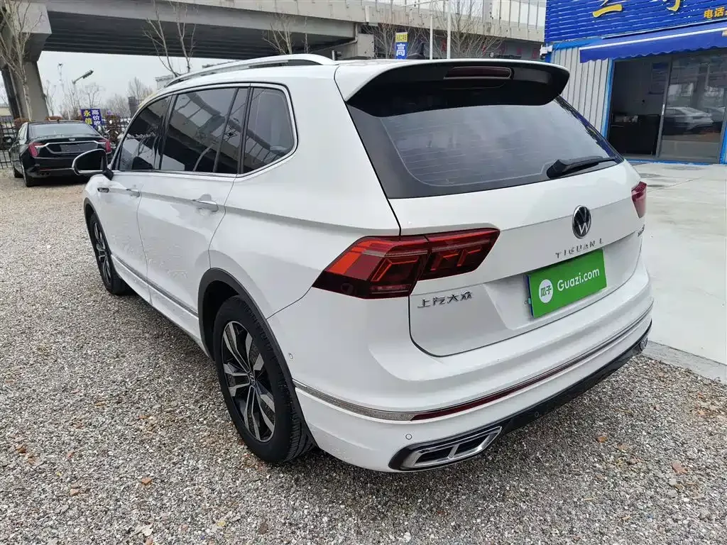 Volkswagen Tiguan L — фото 10