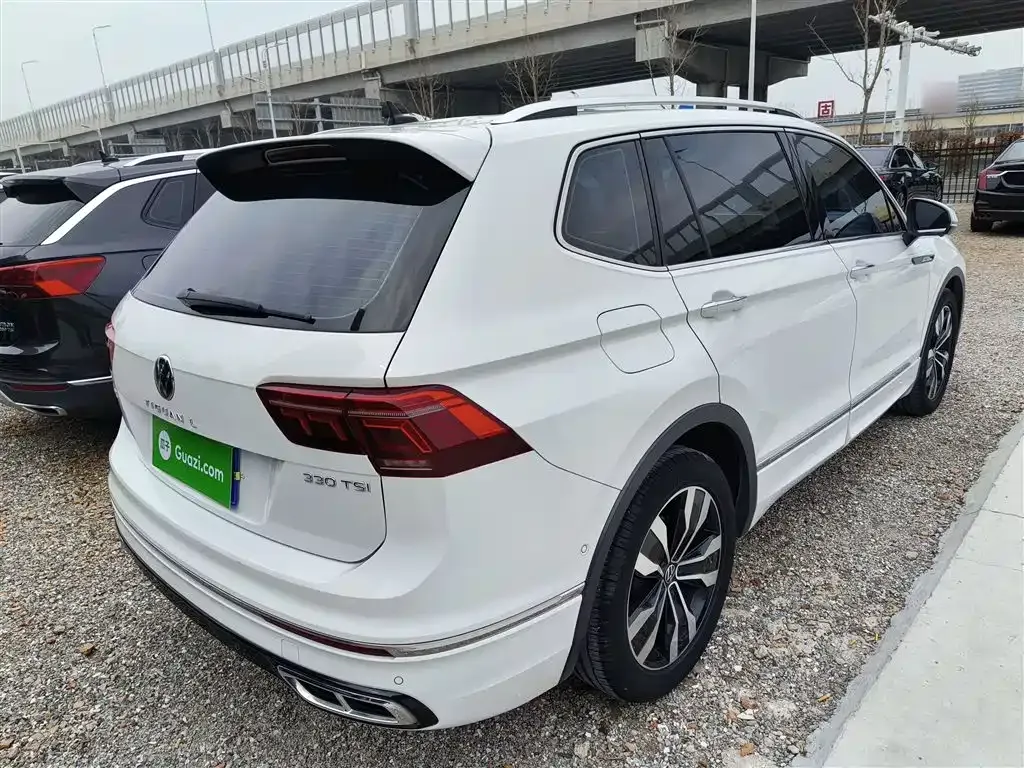 Volkswagen Tiguan L — фото 9