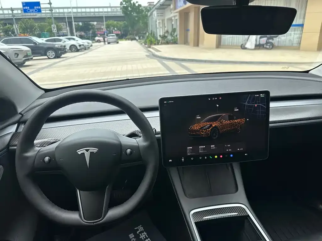 Tesla Model Y — фото 4