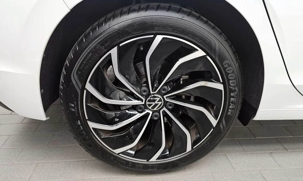 Volkswagen Golf 2024 из KR, фото 10