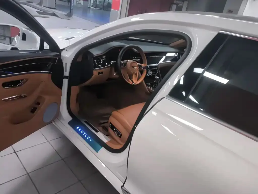 Bentley Flying Spur 2021 из CN, фото 4