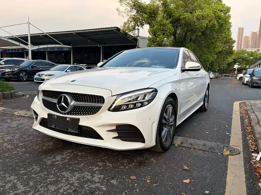Mercedes-Benz C-Class — фото 1