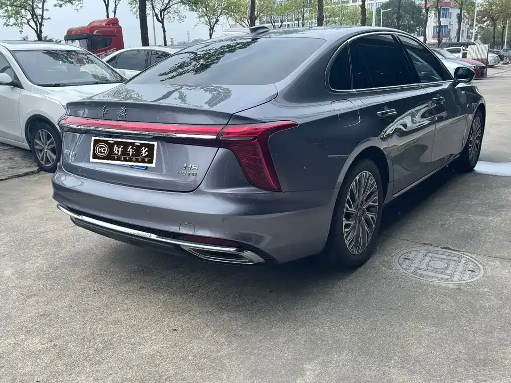 Hongqi H5 — фото 4
