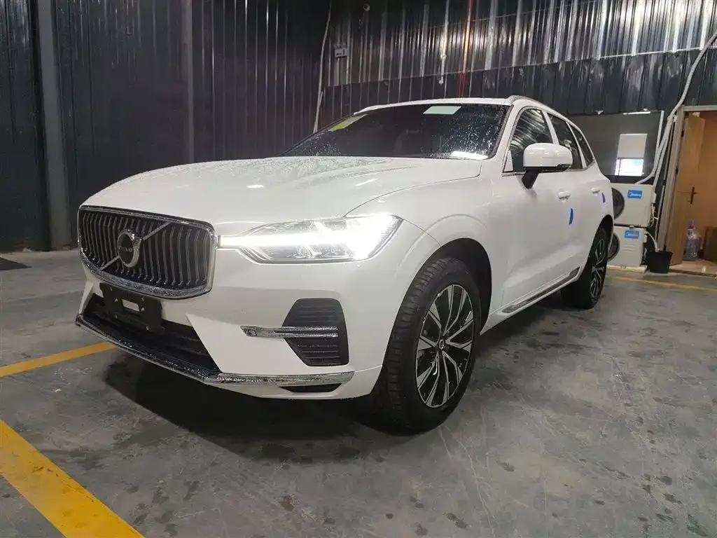 Volvo XC60 — фото 8