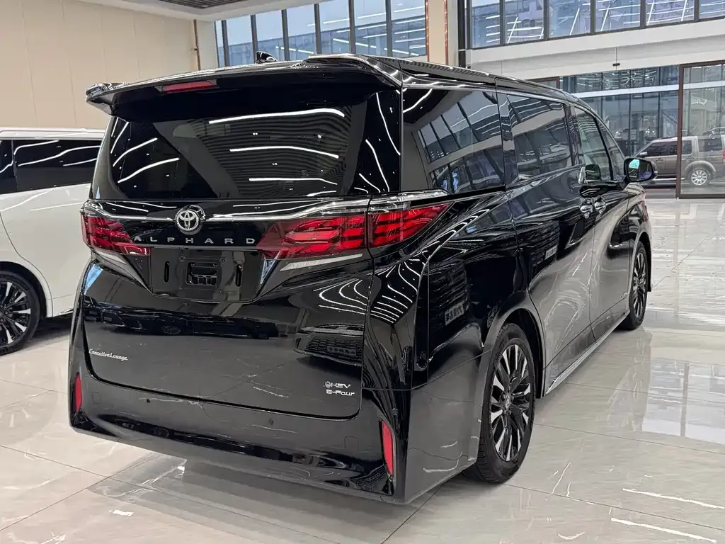 Toyota Alphard — фото 6