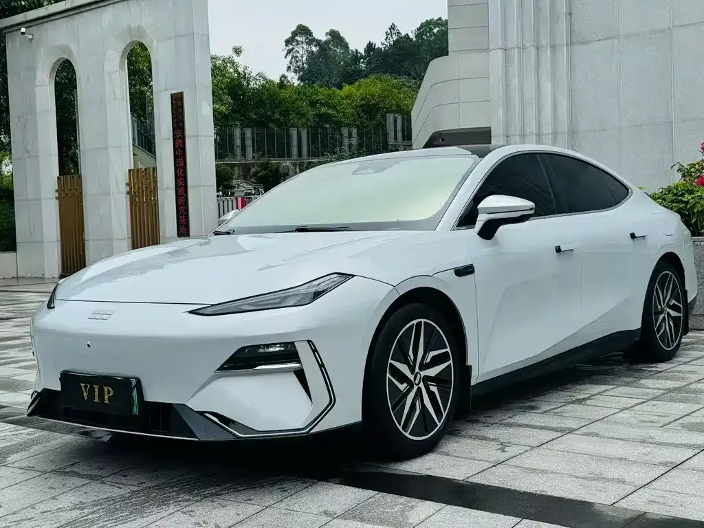 Geely Galaxy E8