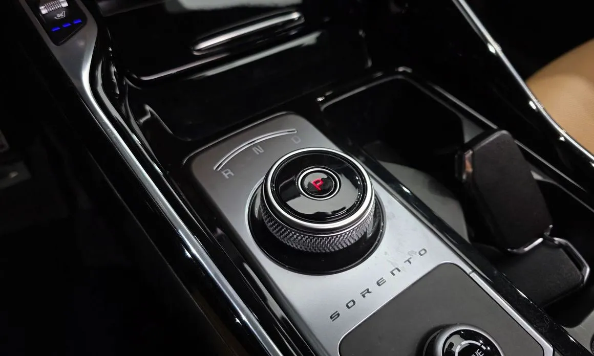Kia Sorento — фото 9