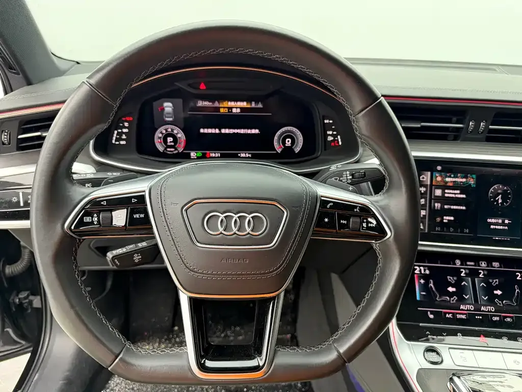 Audi A6L — фото 7