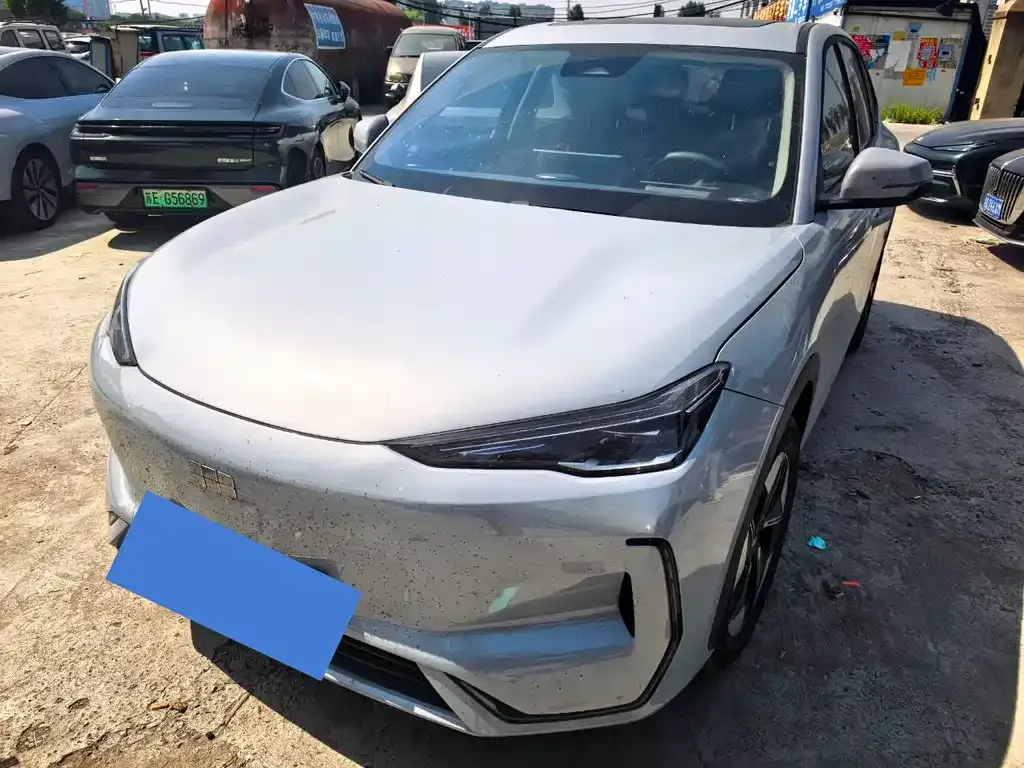 Geely Galaxy E5