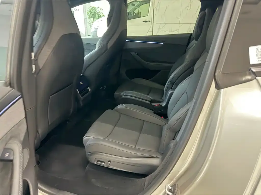 Tesla Model Y L 2025 из CN, фото 3