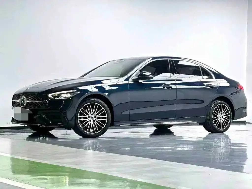 Mercedes-Benz C-Class — фото 1