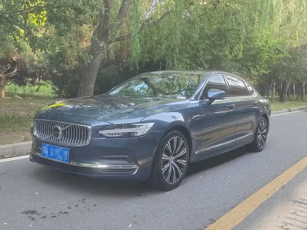Volvo S90 — фото 1