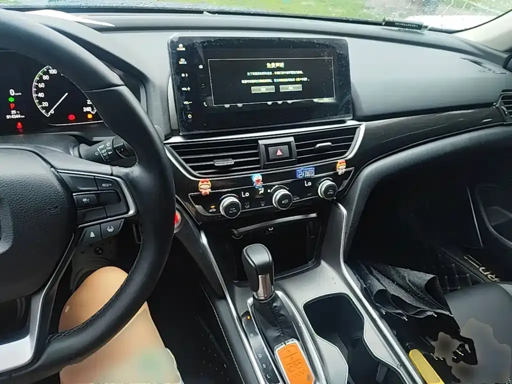 Honda Accord — фото 10