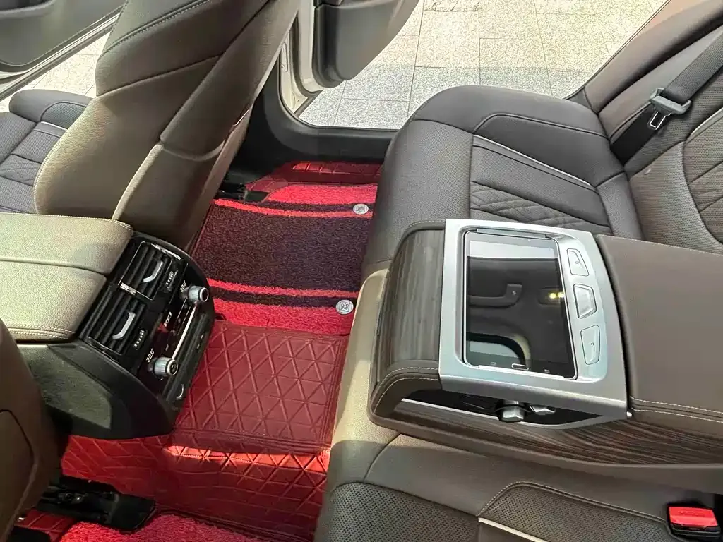 BMW 5 Series 2021 из CN, фото 4