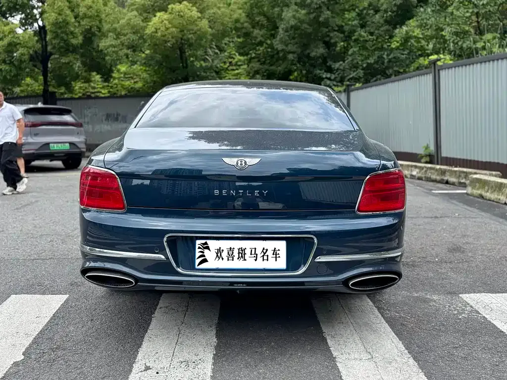 Bentley Flying Spur 2021 из CN, фото 5