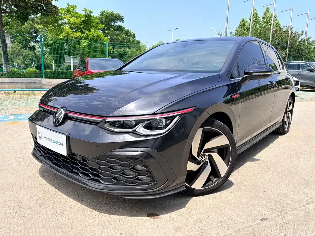 Volkswagen Golf GTI — фото 1