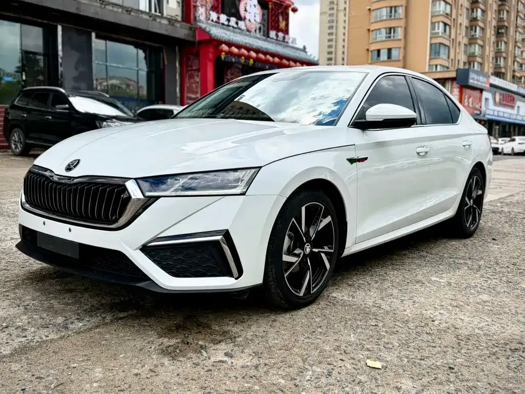 Skoda Octavia — фото 1