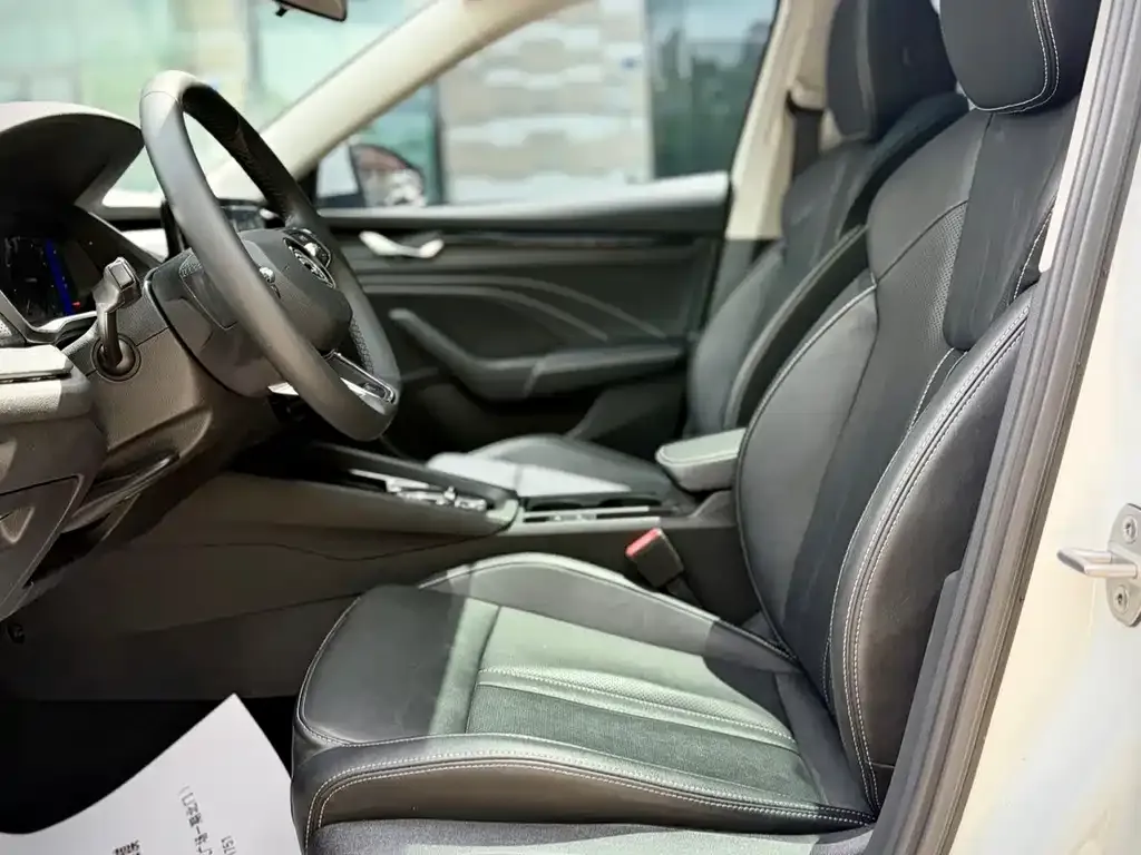 Skoda Octavia — фото 2